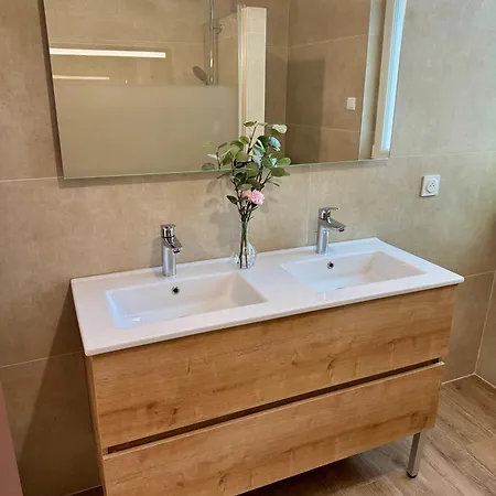 Lumineux Avec Jardin Apartamento Montluçon