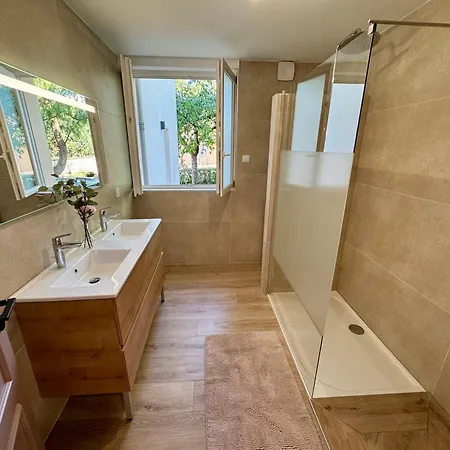 Lumineux Avec Jardin *